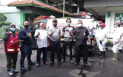 Penyemprotan Desinfektan oleh PMI