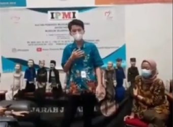 PKL Kelas XI-UPW User Guide with English Conversation