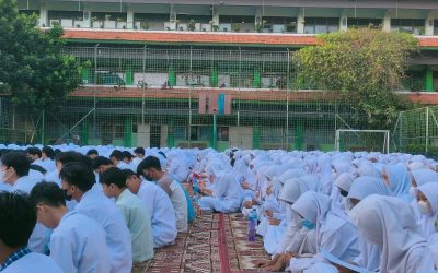 Dzikir bersama segenap arga Sekolah – SMKN 8 Jakarta